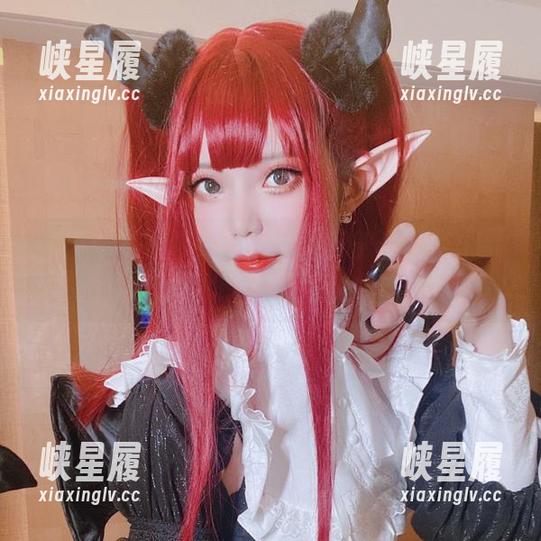 雪猫泳衣写真更新，这种反差让人不由要感叹：北极？还是热带？