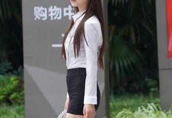 魔镜街拍：当蓝色包臀裙遇上黑丝美女，合集中每一张都想再看一次，给我点时间消化。