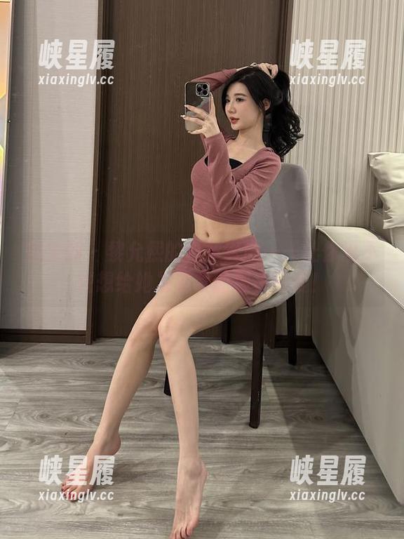 微密圈 - 黎允熙的白丝套图——让你忍不住想给她发零食的那种可爱！