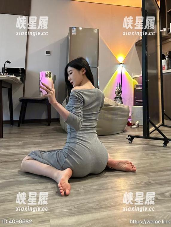 微密圈 - 双马尾和黎允熙，组合得刚刚好，高清照片集的每一帧都让我多了些期待。